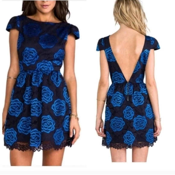 Alice + Olivia Nelly Blue Black Lace Deep V Open Back Mini Dress Size 10 - Picture 3 of 11